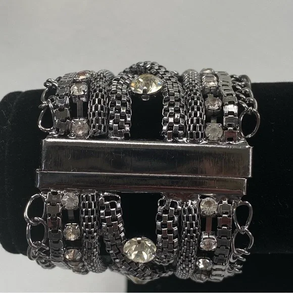 Chain & Rhinestone Bracelet - Picture 7 of 12